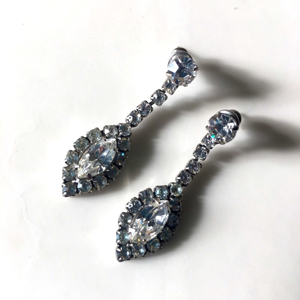 COSTUME JEWELRY - DIAMOND EARRINGS